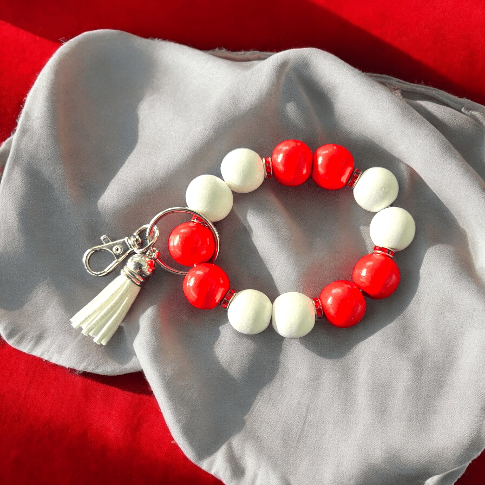 DIY Canada - Red and White Wristlet - WaxettyDIY Canada - Red and White Wristlet