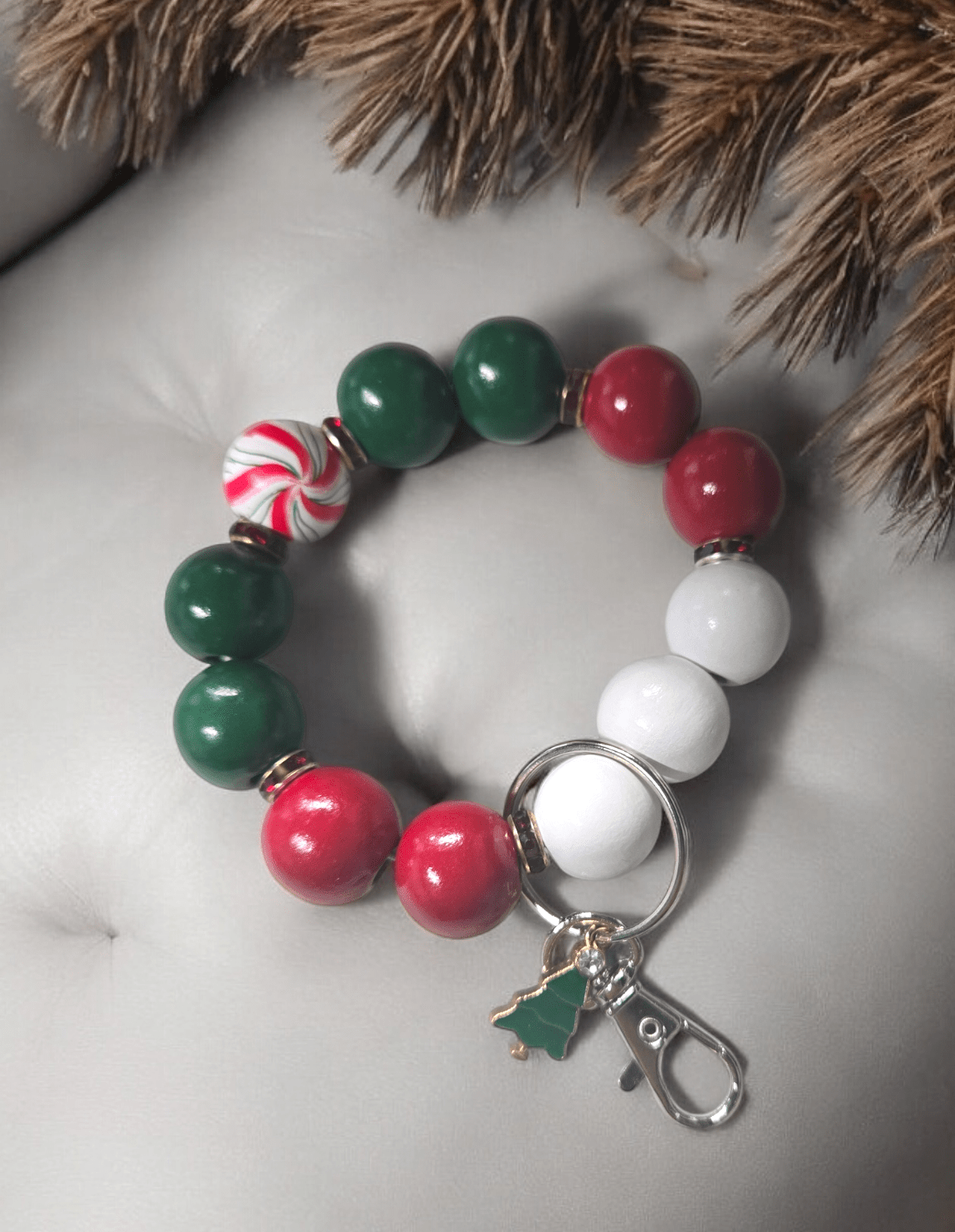 DIY Christmas Wristlet - WaxettyDIY Christmas WristletBeaded